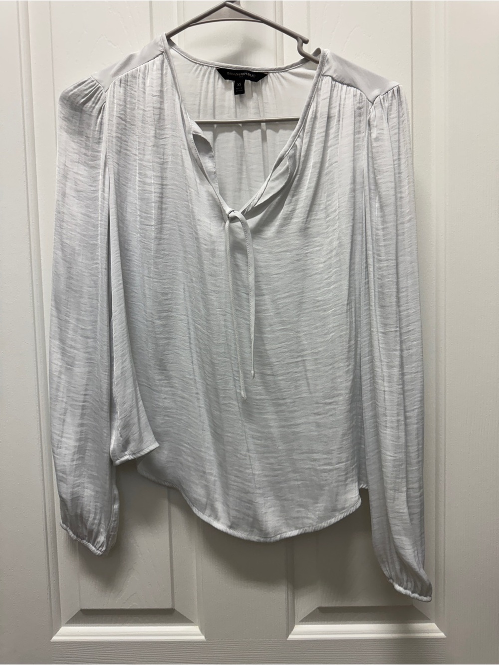 Banana Republic White Tie-Neck Lightweight Blouse